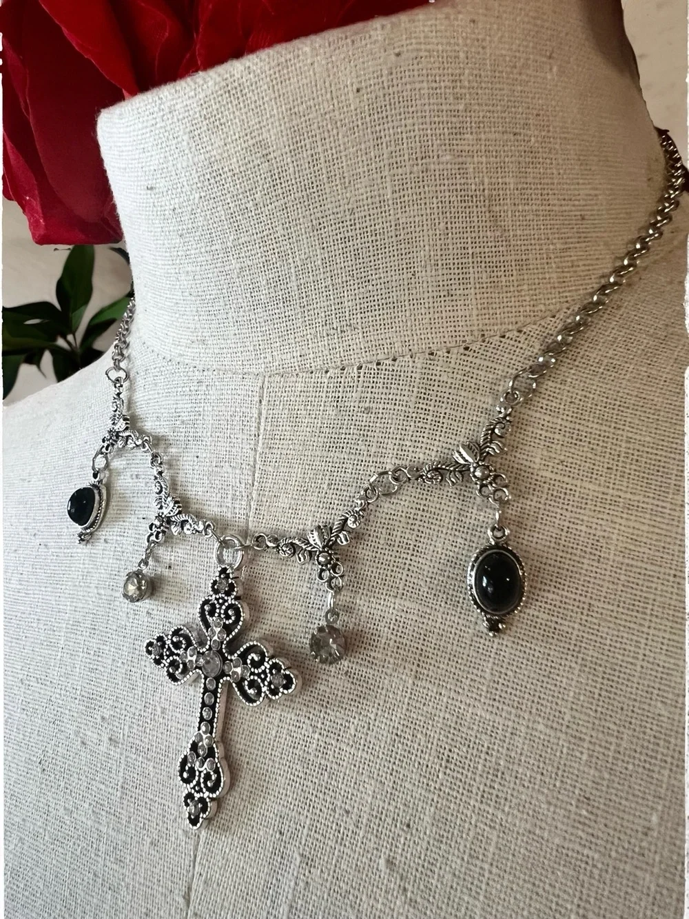 Vintage-Inspired Silver Cross Necklace Set with Black Stone Accents Rhinestones